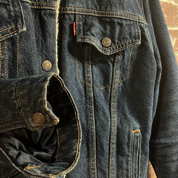 Levi Cropped Trucker Jacket - Picture 3 of 7